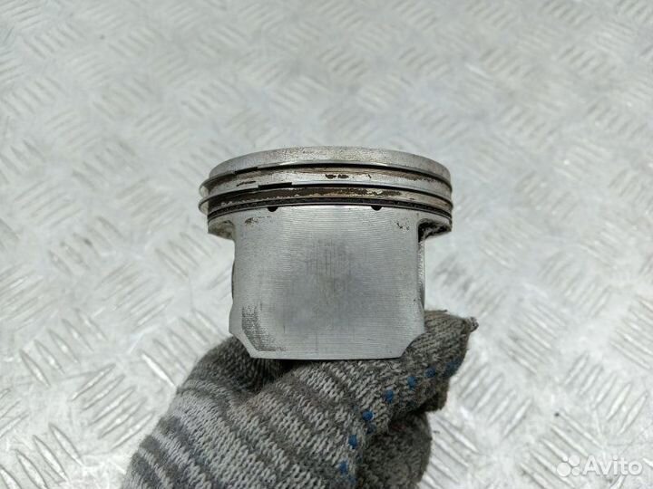 Поршень с шатуном Mitsubishi Colt 6 Z25A 1.3 4G19