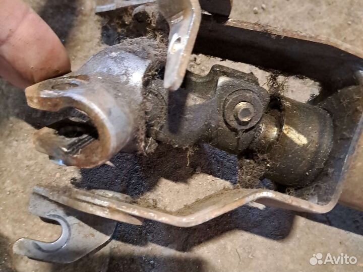 Рулевой вал Kia Avella