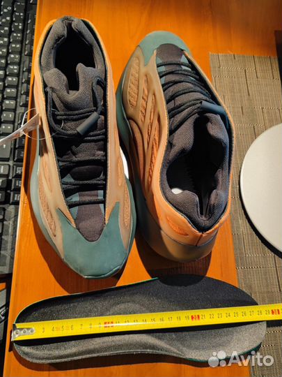 Adidas Yeezy boost 700 кроссовки