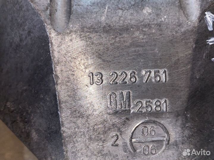 Кранштейн 13226751 Opel Z14XEP