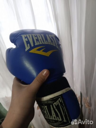 Боксерские перчатки