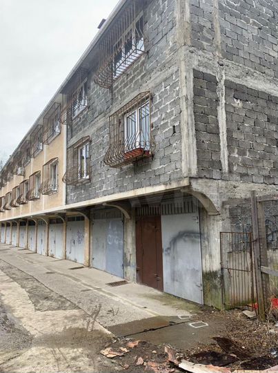 Гараж, > 30 м²