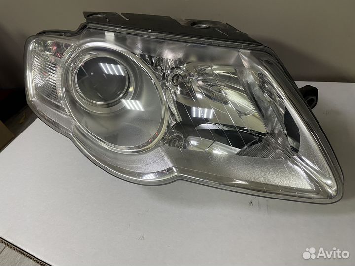 Фара правая Фольксваген Пассат Б6