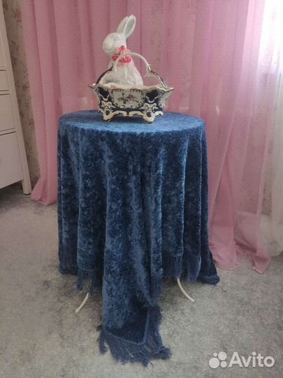 Антикварная вышивка, скатерть