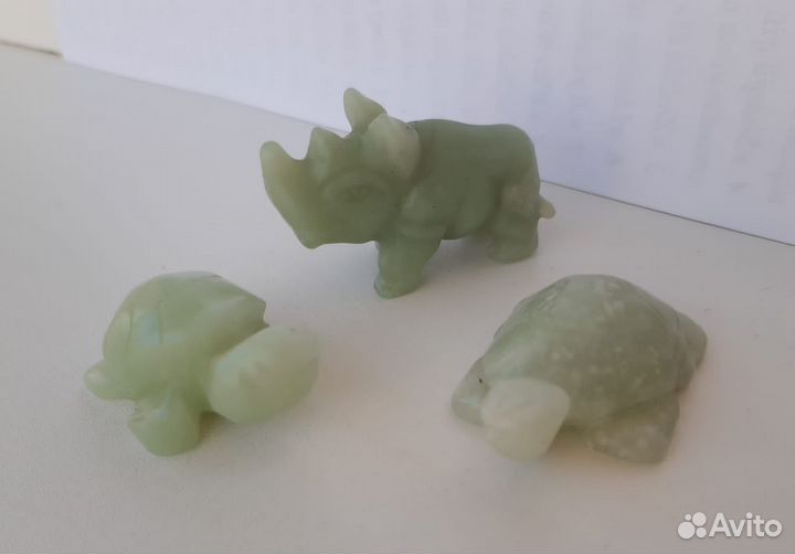 Фигурки из нефрита