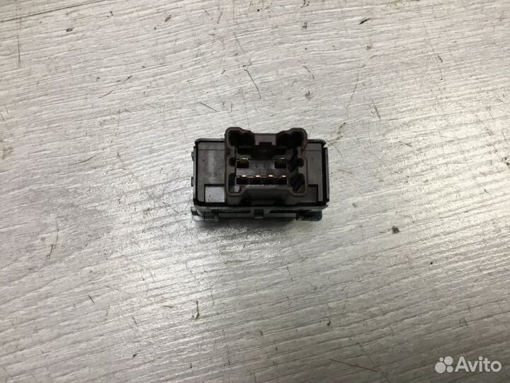 Кнопка Nissan Navara 2.5 2008