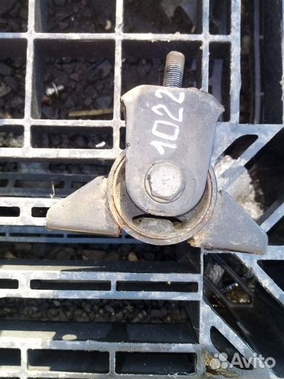 Подушка редуктора передняя Mitsubishi Pajero V77W