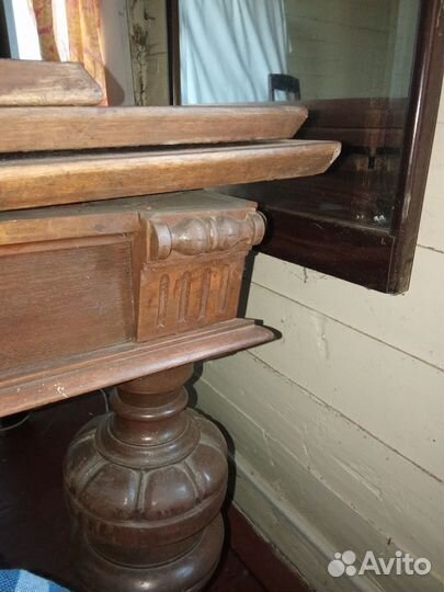 Стол обеденный старинный