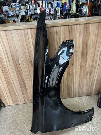 Крыло переднее Lexus LS460