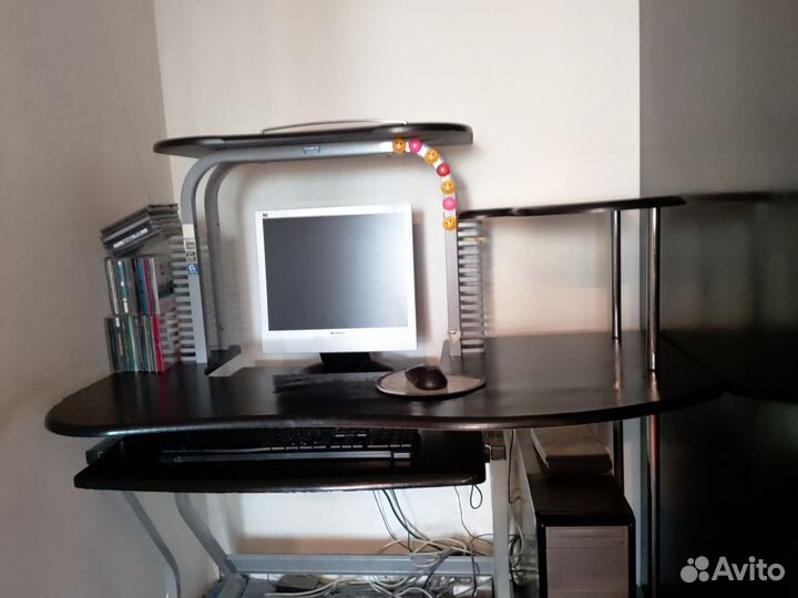 Компьютер.Монитор.Сист.блок.Стол. Кресло