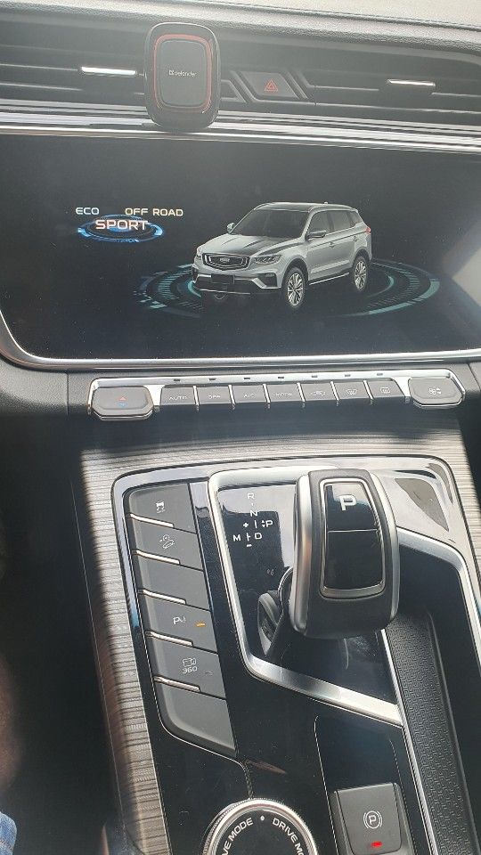 Geely Atlas Pro: фото владельца