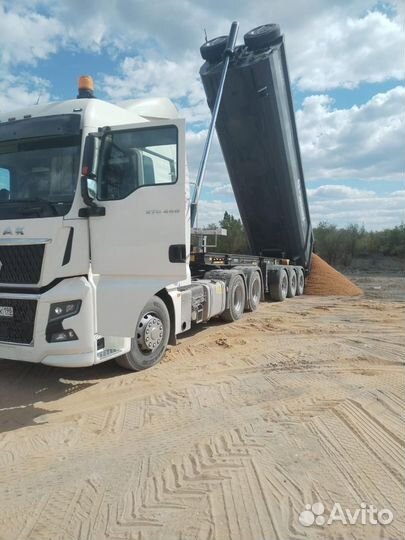 Водитель самосвала