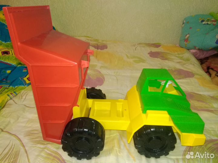 Игрушки для мальчиков и девочек