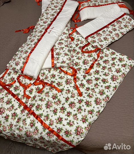 Комплект в детскую кроватку, новый