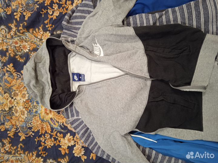 На доставке Пакет вещей HM, Nike, Benetton