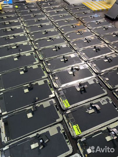 Битые дисплеи iPhone (переклейка, скупка)