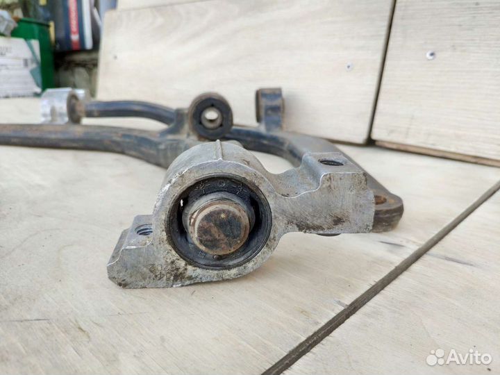 Рычаги подвески передние Peugeot 406