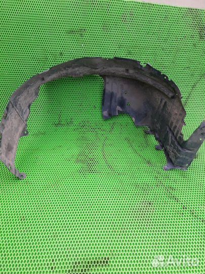 Подкрылок передний правый Mitsubishi Lancer 9 4G18