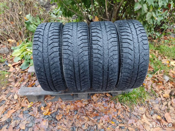 Bridgestone Ice Cruiser 7000 215/60 R16 95T