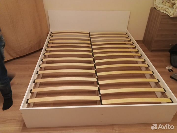 Кровать с матрасом