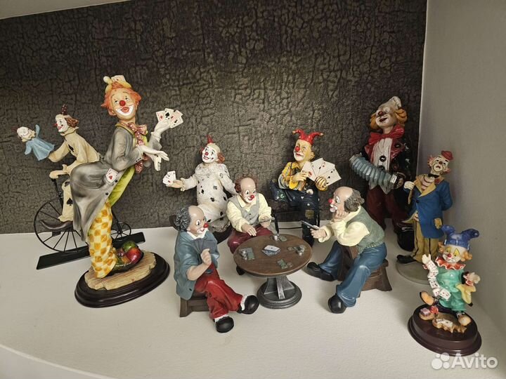Статуэтки клоуны