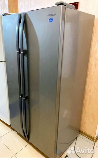 Холодильник двухдверный samsung