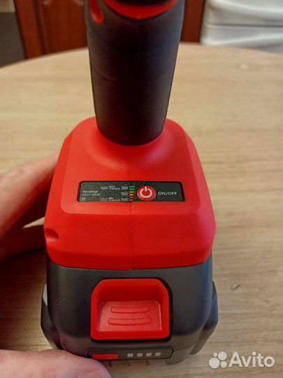 Гайковёрт аккумуляторный