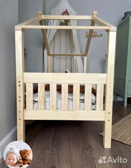 Детская кроватка Домик