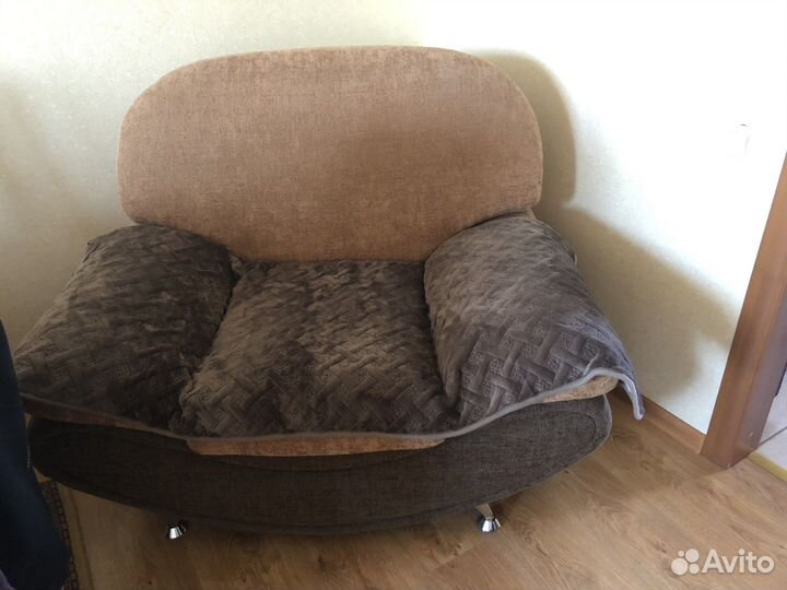 Диван и 2 кресла бу в отличном состоянии