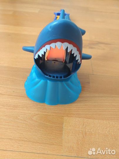 Автомобильный Трек, акула