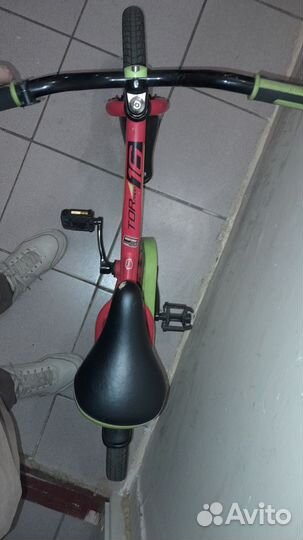 Детский двухколесный велосипед+ролики, б/у