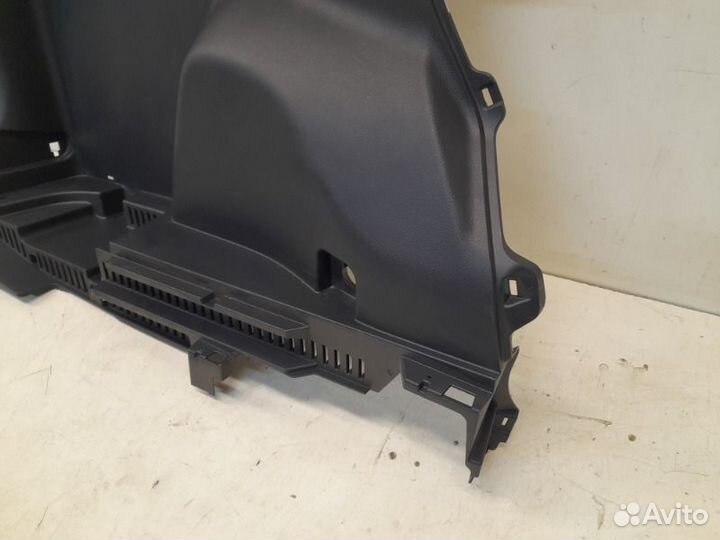 Обшивка багажника задняя левая Toyota Rav4 50