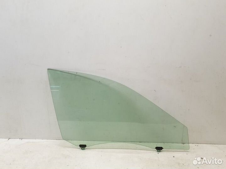 Стекло двери переднее правое Toyota Camry 30