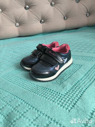 Кроссовки для девочки
