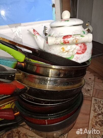 Чайники,сковородки,кастрюли,баки нерж