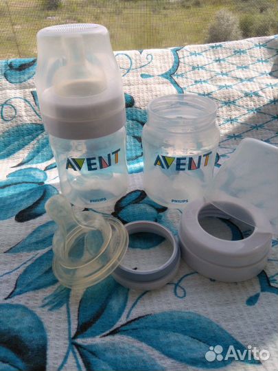 Бутылочки Avent для новорожденных