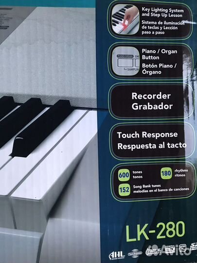 Синтезатор casio lk 280 новый,куплен в19г