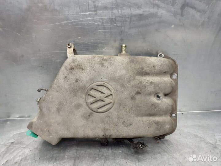 Коллектор впускной Volkswagen Passat B4