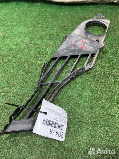 Решетка в бампер левая Bmw 320I F30 2012