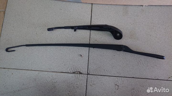 Рычаг / поводок стеклоочистителя бмв Х5 Е53