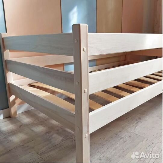 Кровать для 2-х детей из березы с лесенкой