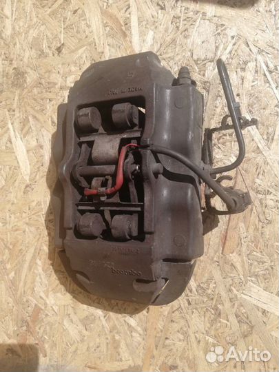 Суппорт задний правый Volkswagen Touareg