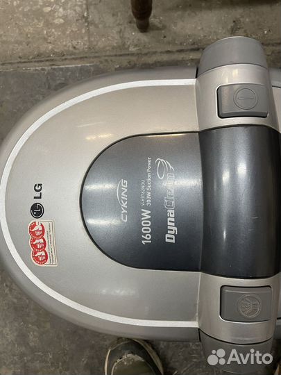 Пылесос моющий LG