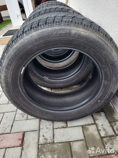 Bridgestone Blizzak VRX 225/60 R17
