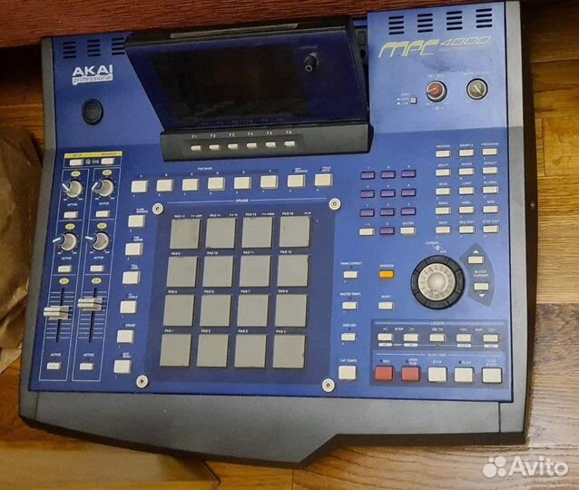 Akai MPC4000 midi Production Center Sampler