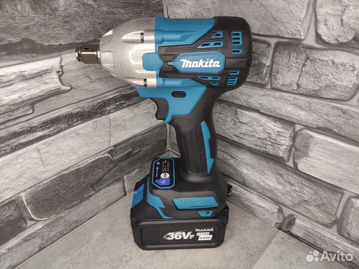 Гайковерт Makita аккумуляторный с оснасткой