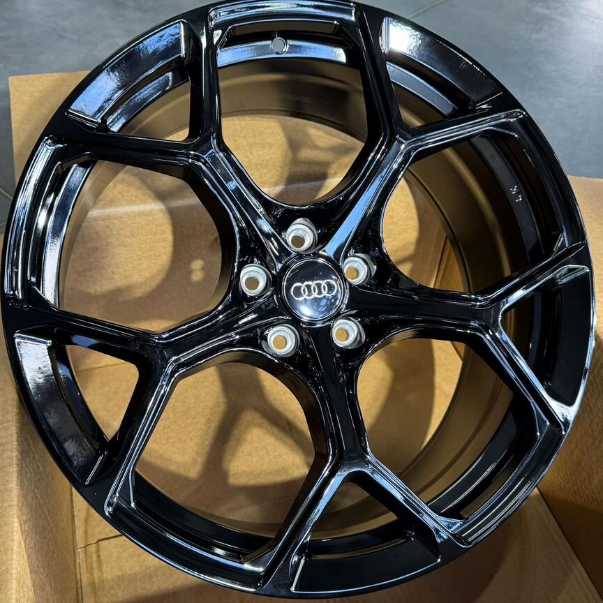 Литые диски Audi 9.5×R22 5×112