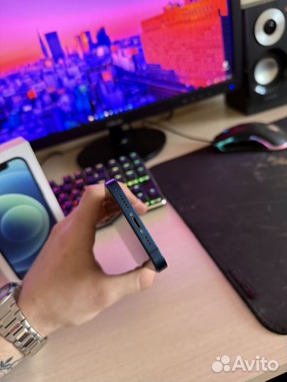 iPhone 12, 64 ГБ