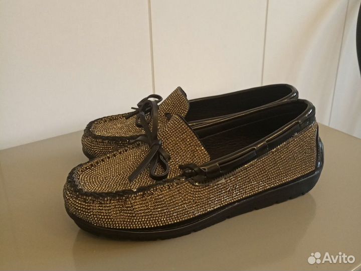 Лоферы со стразами