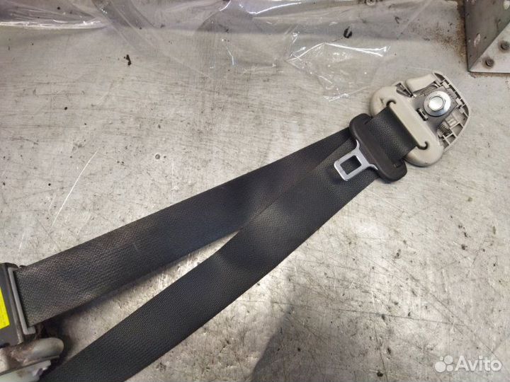 Ремень безопасности передний правый Toyota Corolla